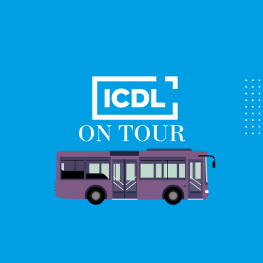 ICDL Logo und Text "on Tour" mit Illustration eines Busses